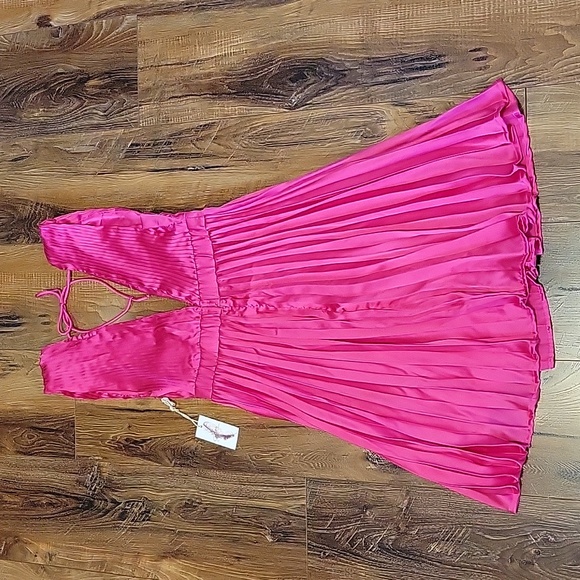 NWT dress - Picture 3 of 4